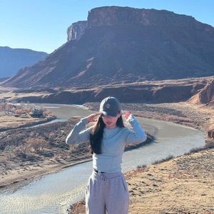 Meet your Posher, Marion